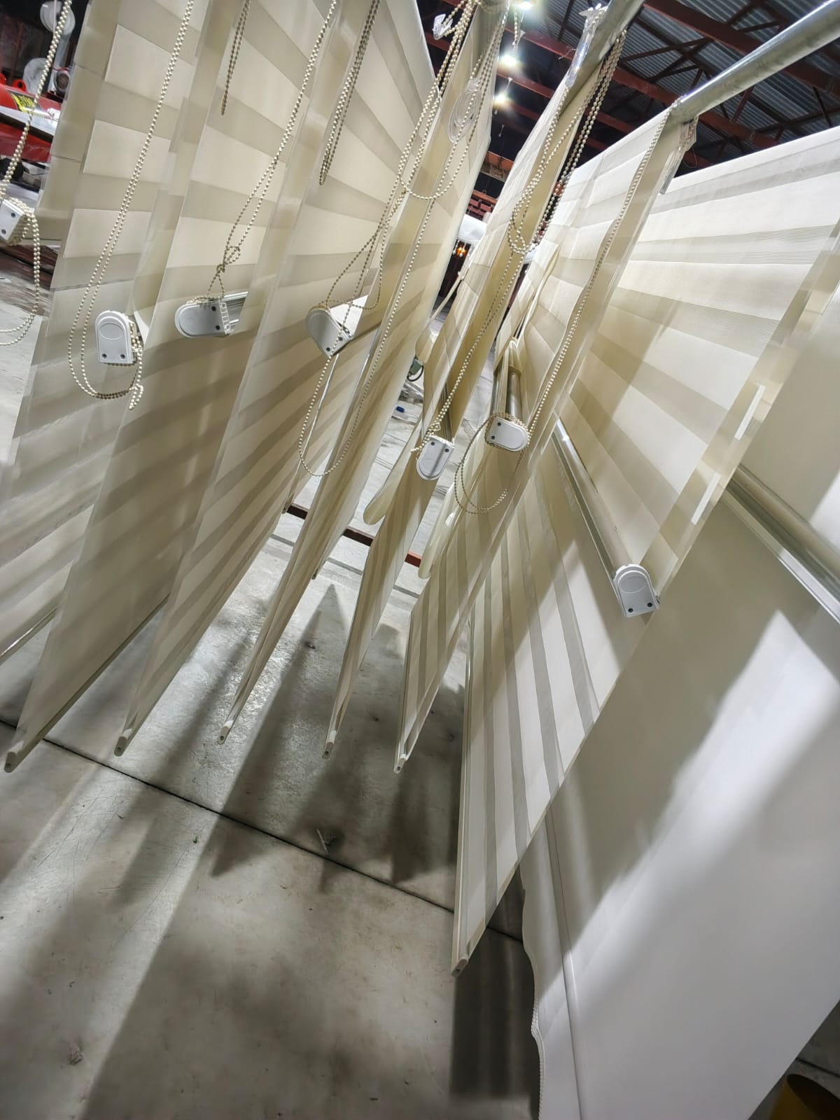 Perde yıkama hizmeti Samsun - tesisimizde kurutulan perdeler